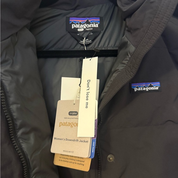 Reformation Patagonia W's Black Downdrift Puffer Jacket - Picture 8 of 10